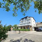 Apartamento Mit Balkon- 150 M Vom Entfernt By Interhome