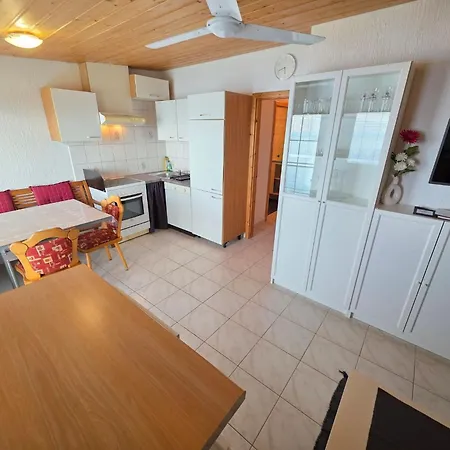 Mit Balkon- 150 M Vom Entfernt By Interhome Apartamento Novi Vinodolski
