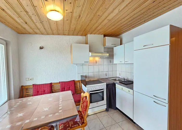Lägenhet Mit Balkon- 150 M Vom Entfernt By Interhome *