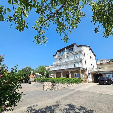 Apartment Mit Balkon- 150 M Vom Entfernt By Interhome