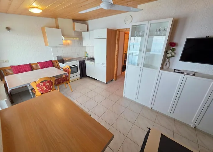 Mit Balkon- 150 M Vom Entfernt By Interhome Lägenhet Novi Vinodolski
